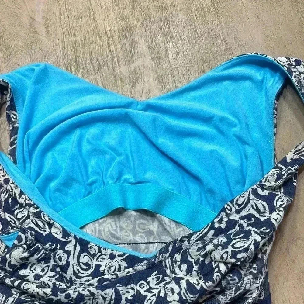 Athleta dress, size Small.  Excellent used condition. - Picture 6 of 6